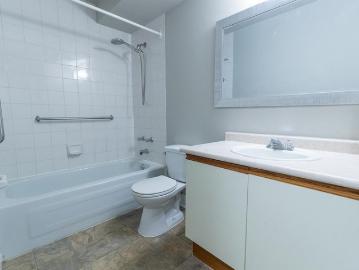 apartment for rent in 575 Lake Street, St. Catharines, ON L2N 4J1, Canada