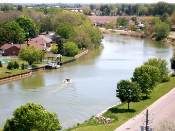 apartment for rent in 750 Wallace Street, Wallaceburg, ON N8A 4Y1, Canada