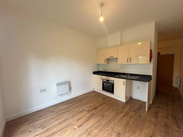 apartment for rent in 77 81 Bank Parade, Burnley, Lancashire, BB11 1UG