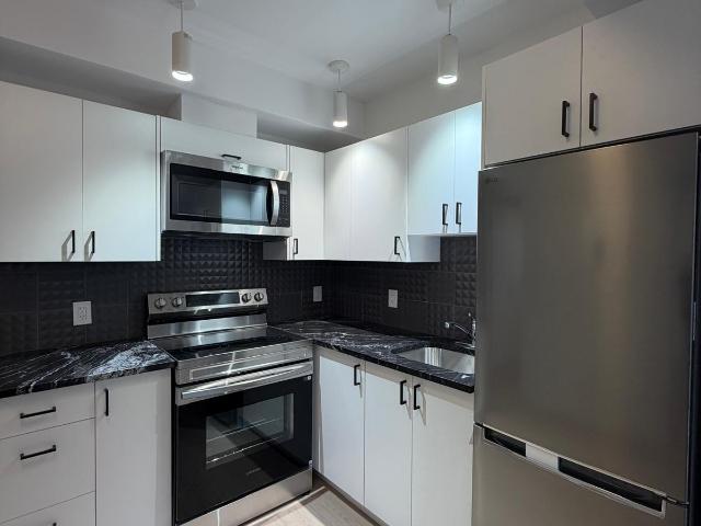 apartment for rent in 994 Bronson unit 202