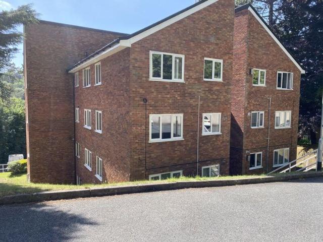 apartment for rent in Court Bushes Road, CR3 0BX