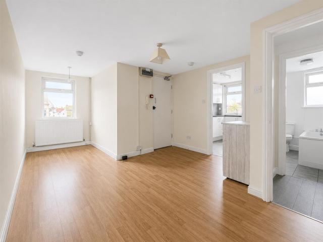 apartment for rent in Cowbridge Road East, Cardiff, CF5 1HE