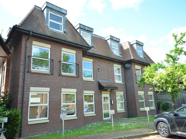 apartment for rent in Connaught Place, Loughton, IG10