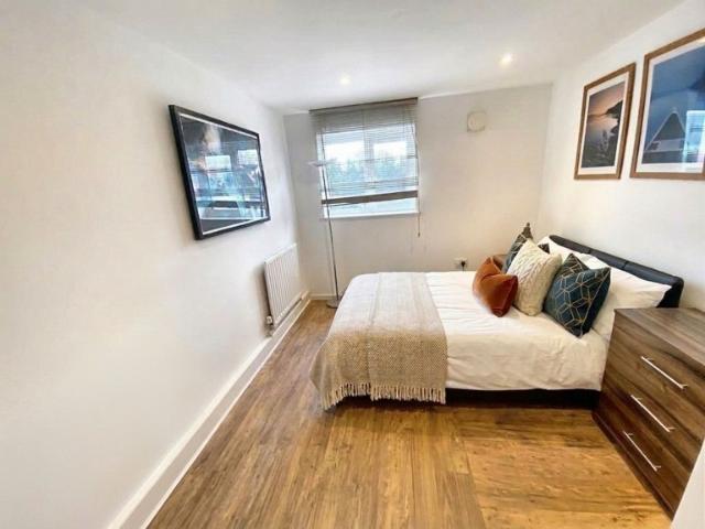 apartment for rent in Connaught Road, Royal Connaught Apartments, E16