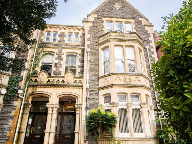 apartment for rent in Cathedral Road, Pontcanna
