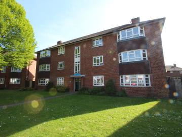apartment for rent in Cade House, Upper Elmers End Road, Elmers End, Beckenham, Kent, BR3 3EQ