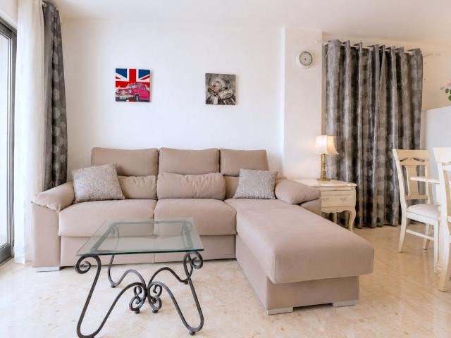 Apartment For Rent in Calahonda, Mijas