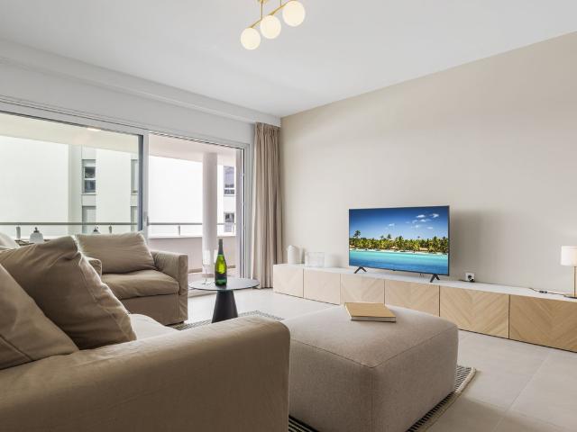 Apartment For Rent in Cancelada, Estepona