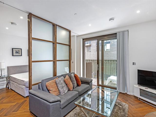 Apartment for rent in Capital Building, Embassy Gardens, 8 New Union Square, Nines Elms, London, SW11