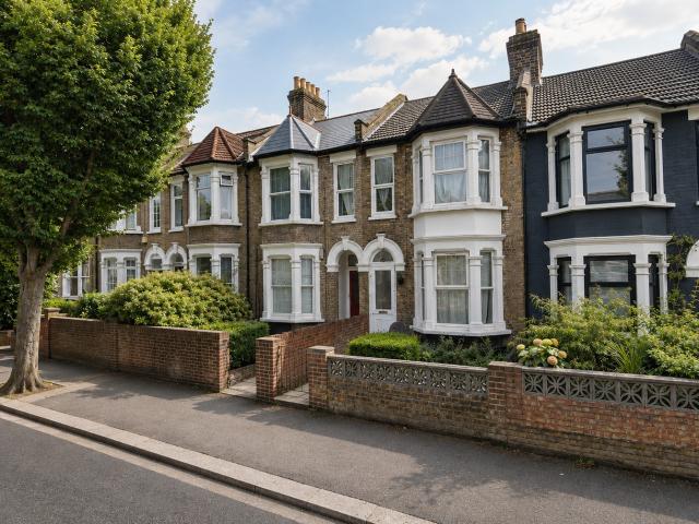 apartment for rent in Capworth Street, London, E10