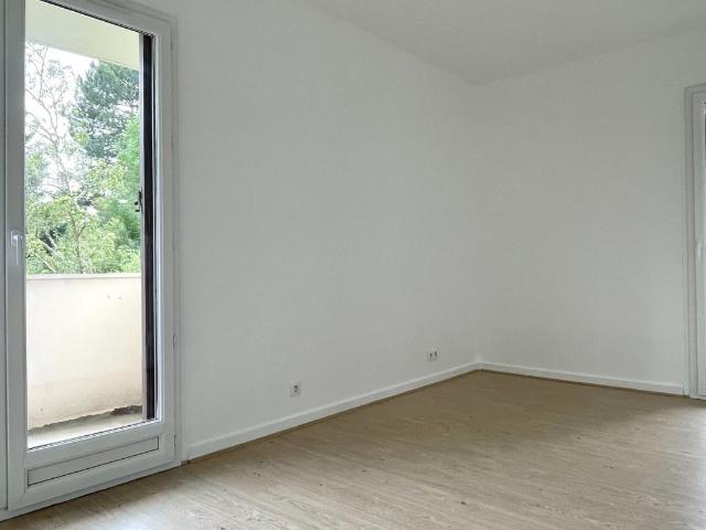 apartment for rent in, Carrieres Sur Seine 78420