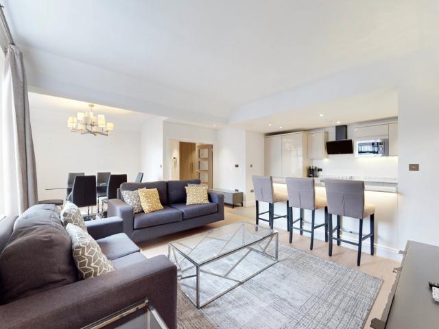 apartment for rent in Carrington House, Hertford Street, W1J