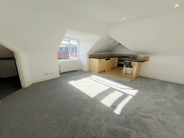 apartment for rent in Carysfort Road Bournemouth BH1 4EJ