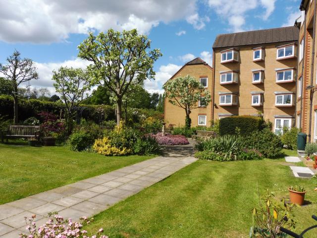 apartment for rent in Cassio Road, Watford, Watford