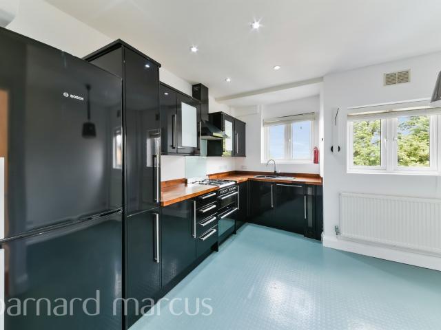 apartment for rent in Central Road, Worcester park, Worcester park
