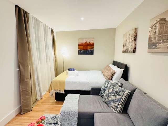 Apartment for rent in Church Street, London