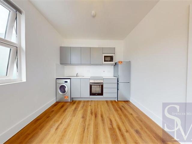 apartment for rent in Chantal House 13 17 High Beech Road, Loughton, IG10