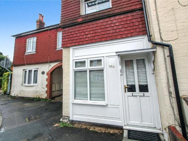 apartment for rent in Chapel Street, GU32 3DY