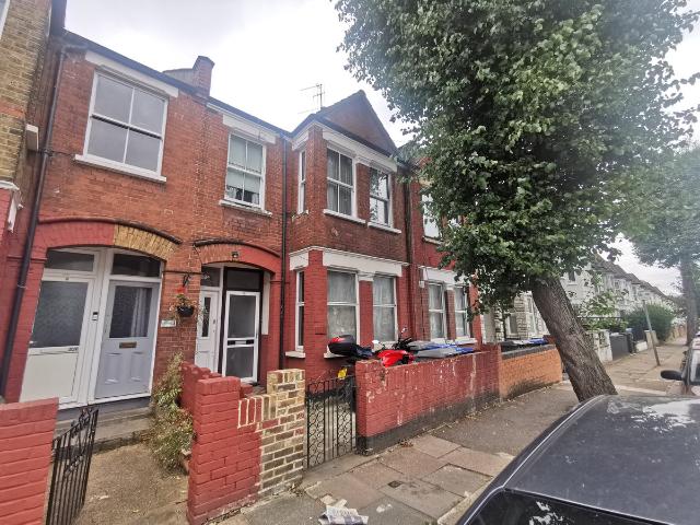 apartment for rent in Chapter Road, London, NW2