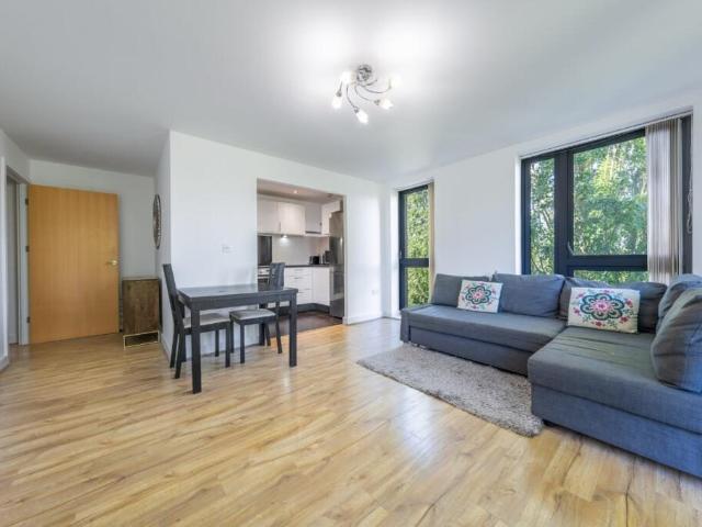 apartment for rent in Charcot Road, NW9 5US