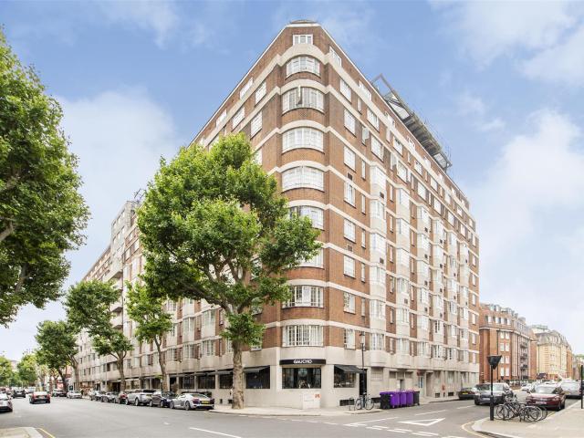 Apartment for rent in Chelsea Cloisters, Sloane Avenue, Chelsea, London, SW3