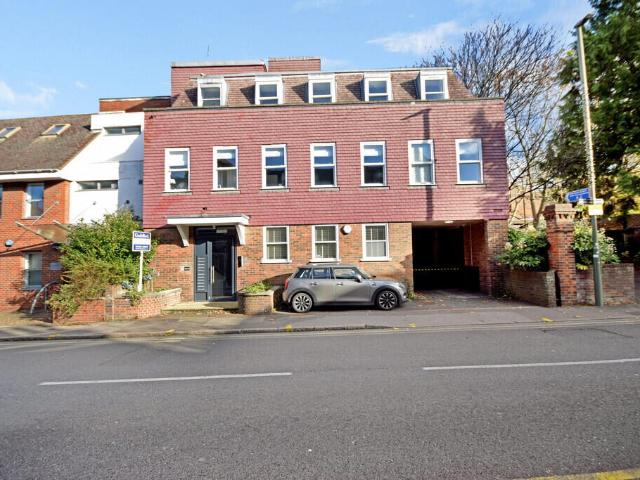 apartment for rent in Chertsey Street, GU1 4HL