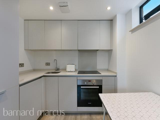 apartment for rent in Chiswick High Road, London, London