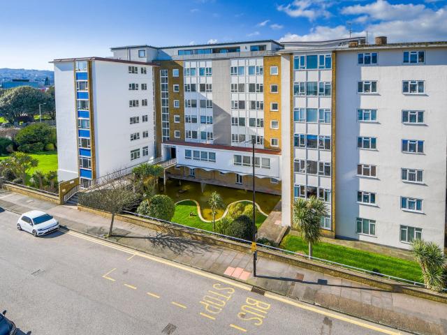 apartment for rent in Chiswick Place, Eastbourne