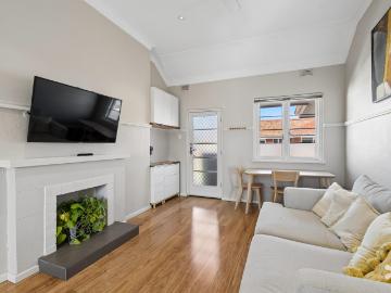 Apartment for Rent in Crawley