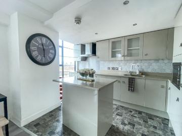 Birmingham, West Midlands, Midlands - Equipped kitchen