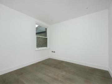 apartment for rent in Acton High Street, W3