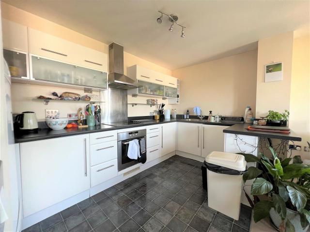 apartment for rent in Admirals House, Gisors Road, Milton