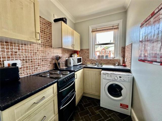 apartment for rent in Alumhurst Road, BH4 8EN