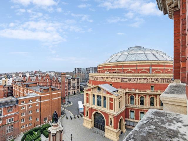 apartment for rent in Albert Court, Prince Consort Road SW7