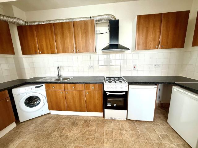 Apartment for rent in Aldermans Hill, N13 4PP