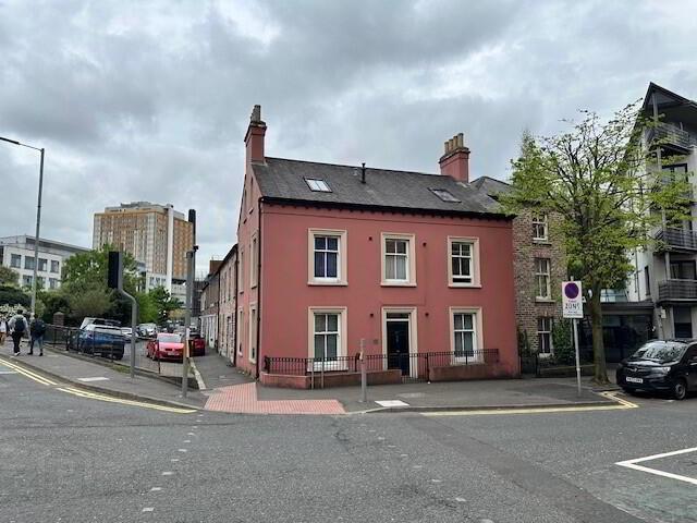 apartment for rent in Apt 5 Malone Cottages, 207 Sandy Row, Belfast, BT12 5ED
