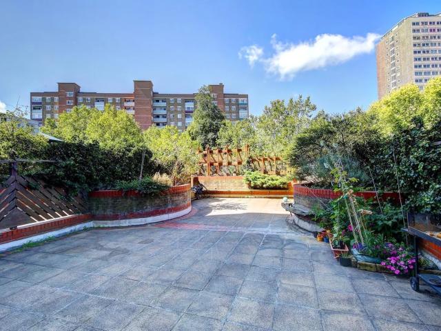 apartment for rent in Arthur Court, Charlotte Despard Avenue, London