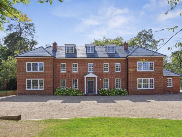 apartment for rent in Ascot Berkshire SL5 9JE St. Marys Road