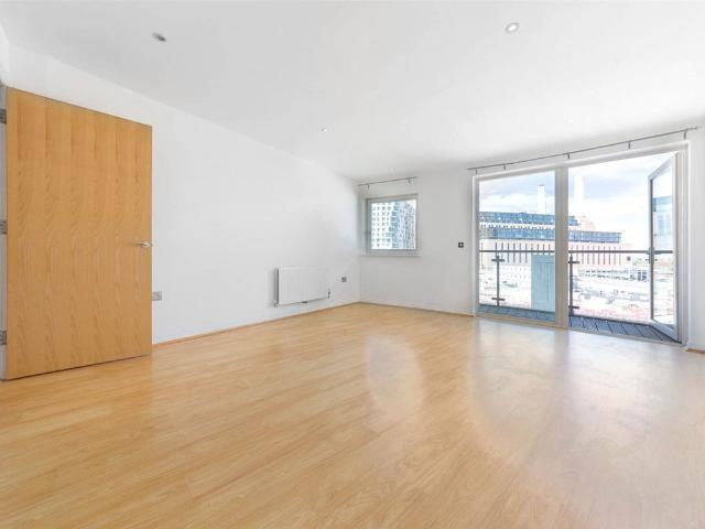 apartment for rent in Battersea Park Road, South Lambeth