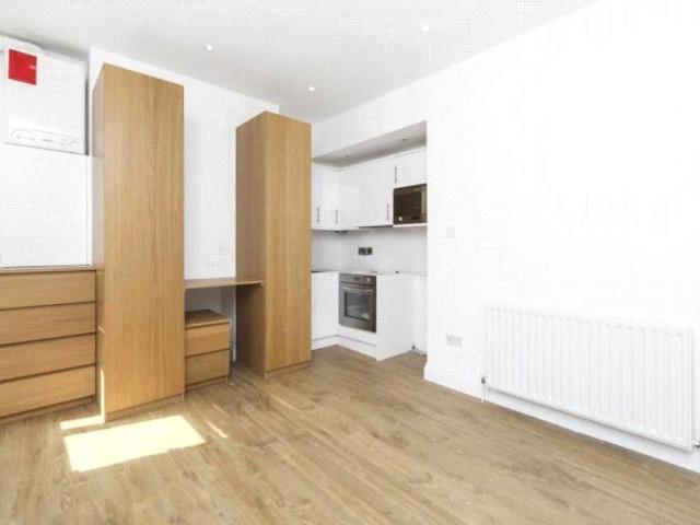 Apartment for rent in Ballards lane finchley central n3