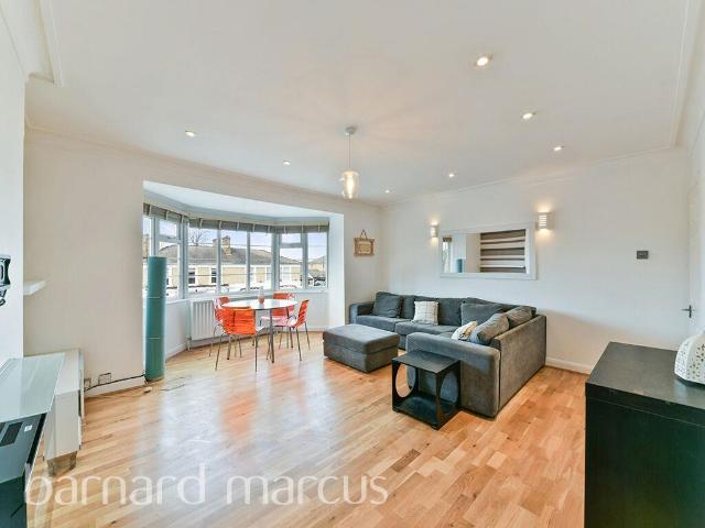 apartment for rent in Ballards Lane, London, London