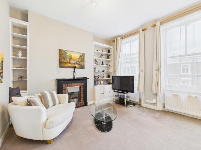 apartment for rent in Barons Court Road, West Kensington, London, W14