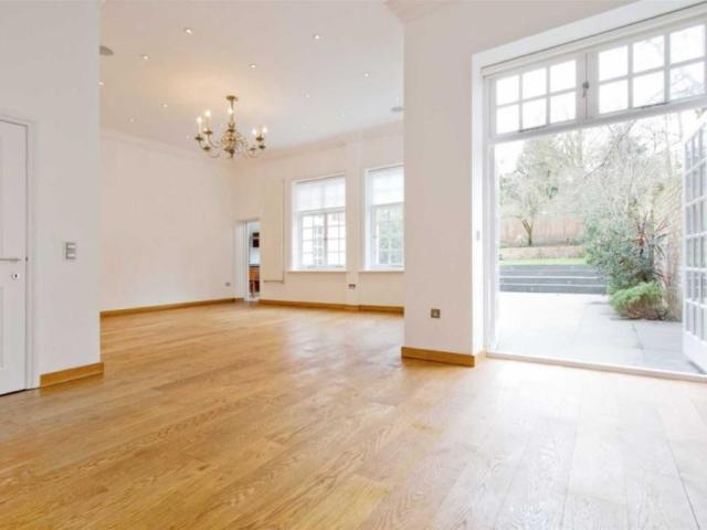 Apartment for rent in Bracknell gardens hampstead nw3