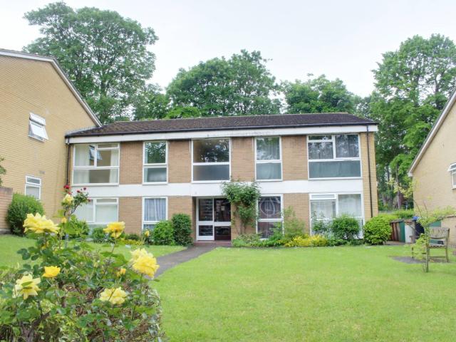 apartment for rent in Brambledown Road, Wallington, Surrey, United Kingdom