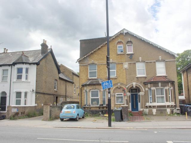apartment for rent in Brighton Road, South Croydon, Surrey, United Kingdom