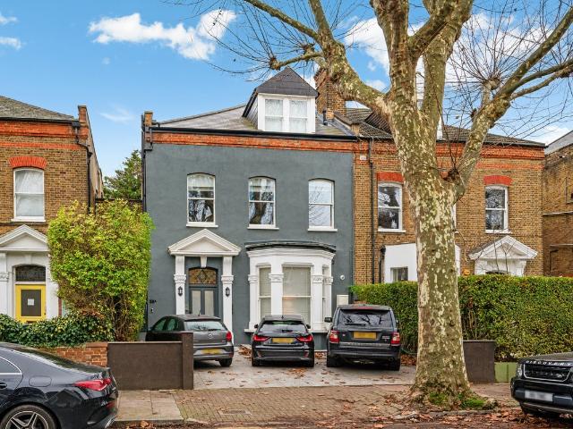apartment for rent in Brondesbury Road, London, NW6