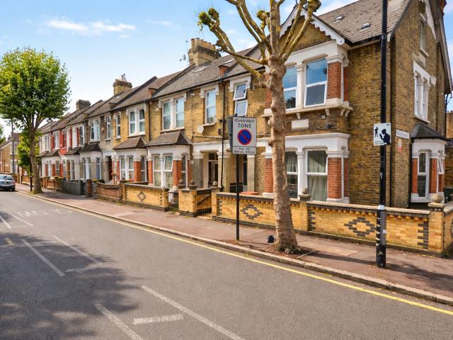apartment for rent in Browning Road, London, E12