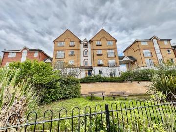 apartment for rent in Butlers Close, Crews Hole