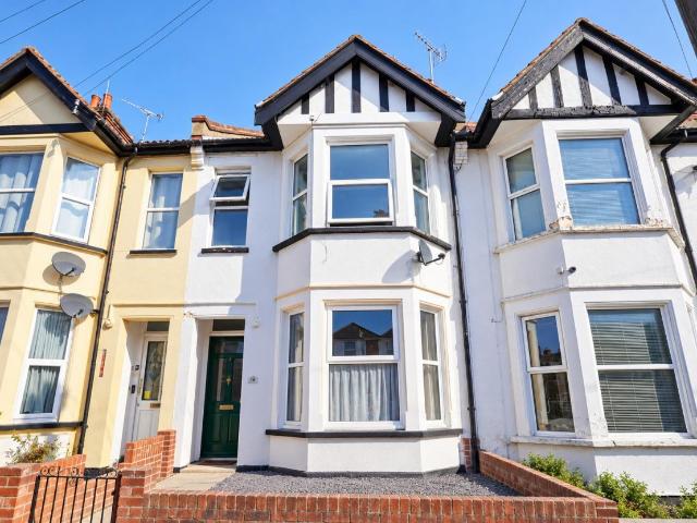 apartment for rent in Burdett Avenue, Westcliff On Sea