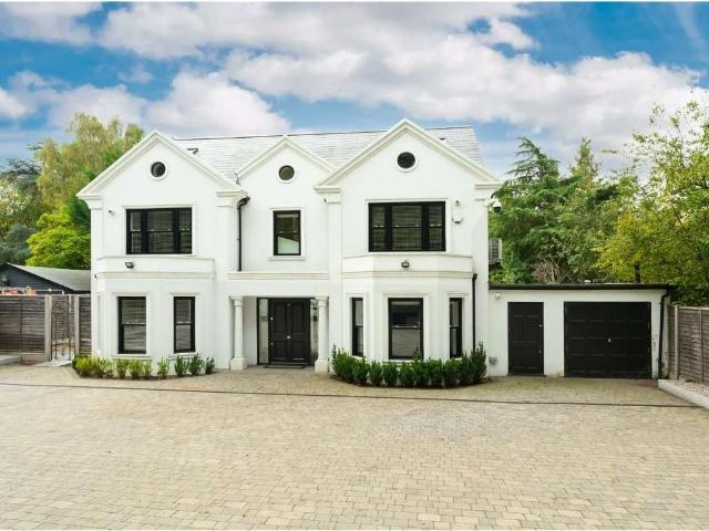house for rent in Byfleet Road, Cobham
